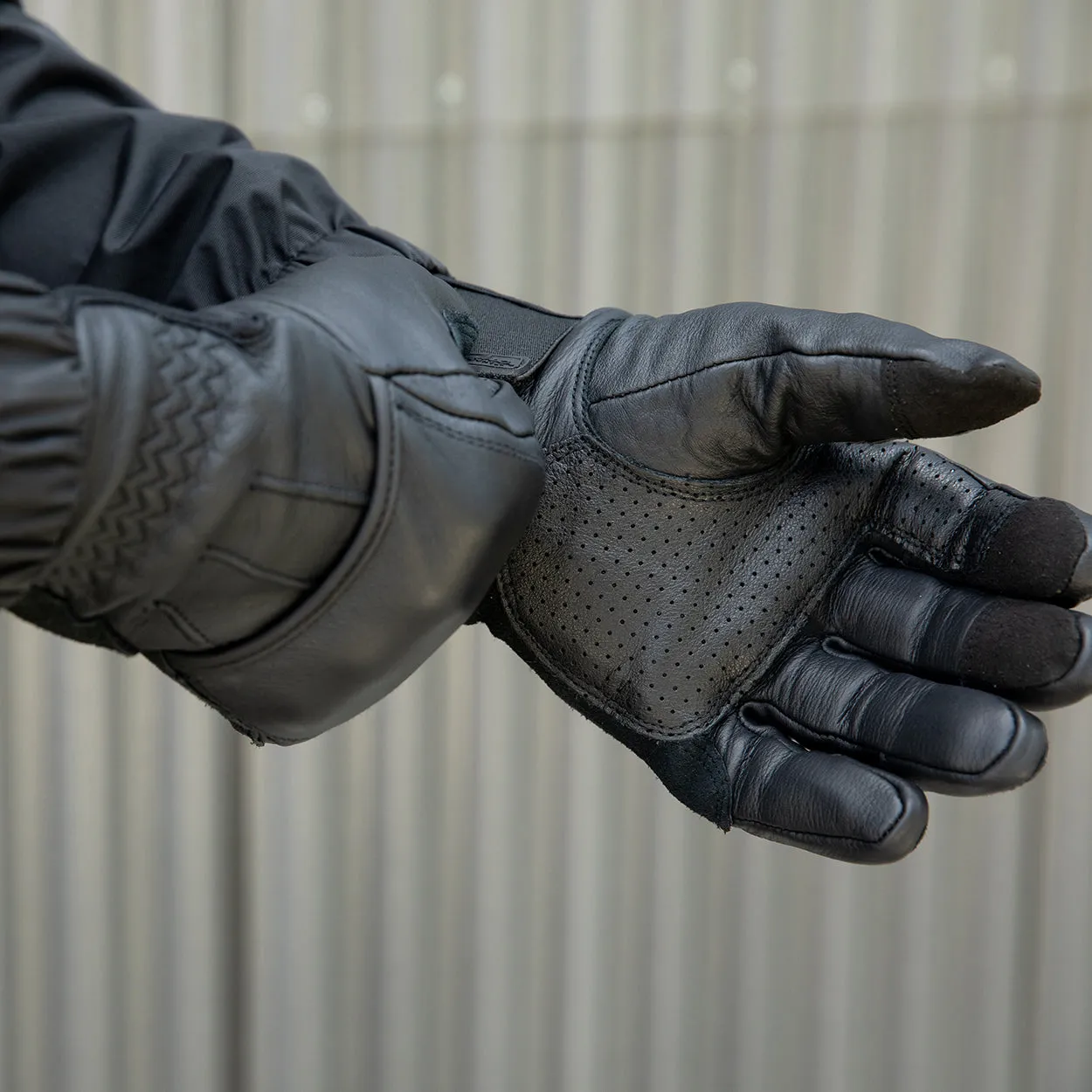 Belden Gloves - Black/Black