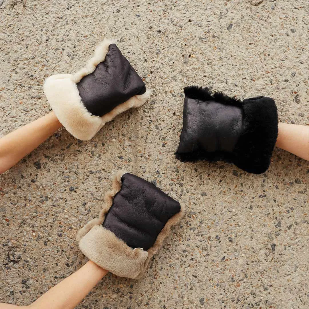 BINIBAMBA Coated Sheepskin Buggy Mittens - Noir